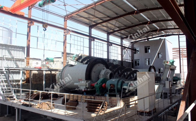 Flotation process of associated silver ore