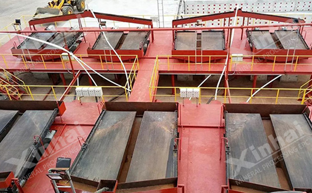 Rare earth ore gravity separation method