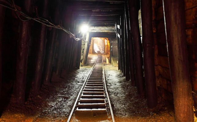 Underground mining technology