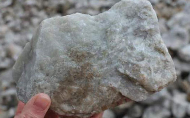What is carbonate clay lithium ore?