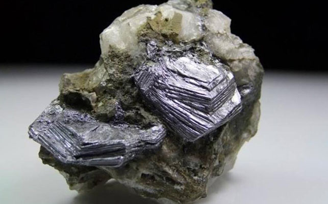 molybdenum-ore